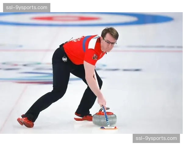 捷克队冰壶循环赛激战 欧洲队伍战术执行能力展现